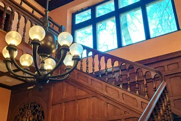 Das Treppenhaus in der Villa der Rudolf Steiner Schule